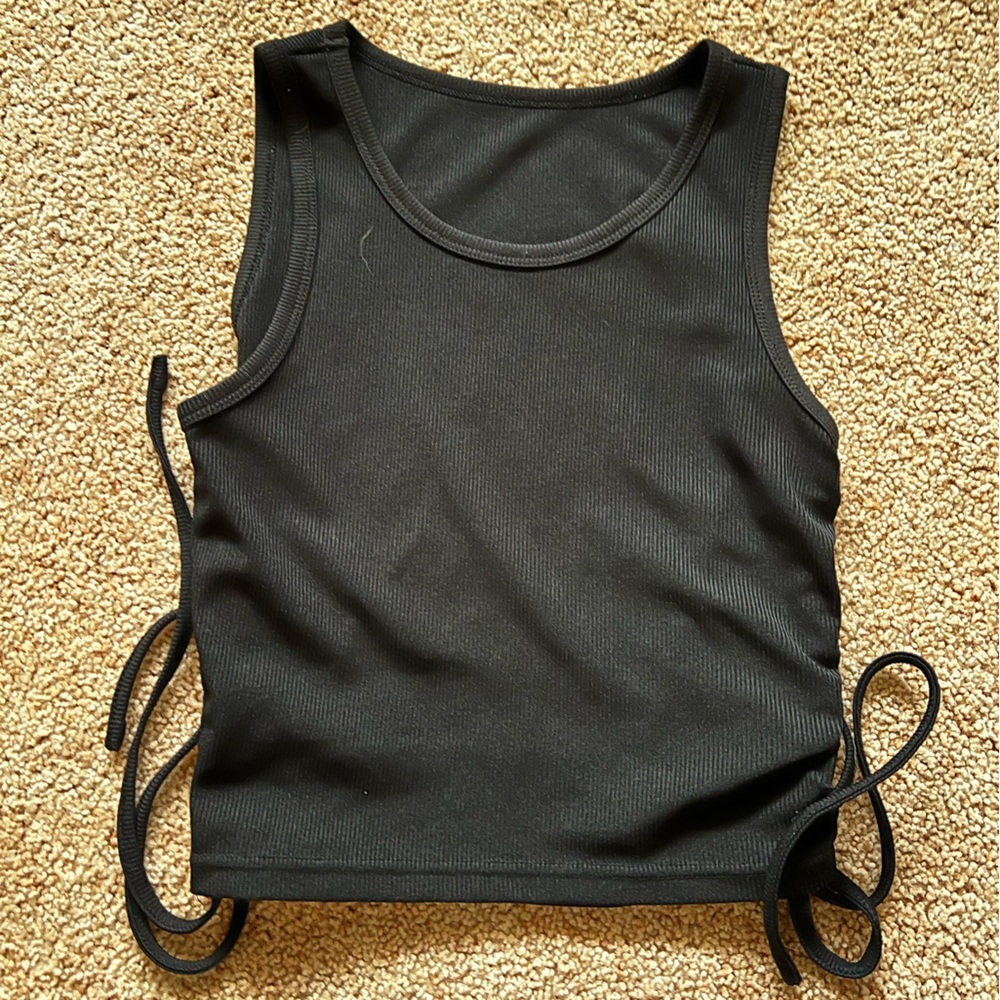 Black cinch crop top.